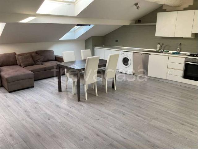 Loft/open space in affitto a Como via Rusconi, 33, Centro Storico