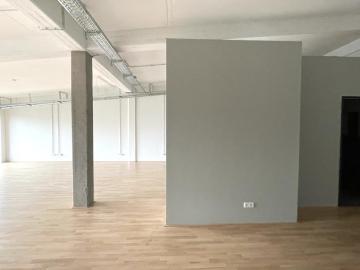 Loftwohnung im Tabakquartier. Einbauküche, Parkettboden, Wannenbad und ein großer Balkon!