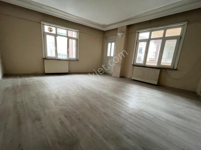 Loft'tan Gültepe'de 2+1 80m2 Balkonlu 1.kat Kiralık Daire