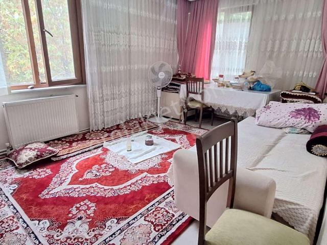 Loft'tan Sefaköy Merkezde Caddeye Yakın 2+1 75m2 1.kat Daire