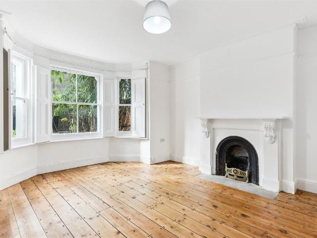 Loftus Road, London W12, 1 bed flat to rent, £1,750 pcm | PrimeLocation