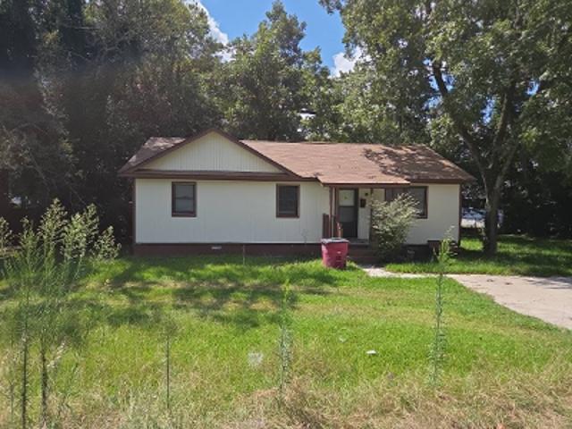Log Cabin Dr