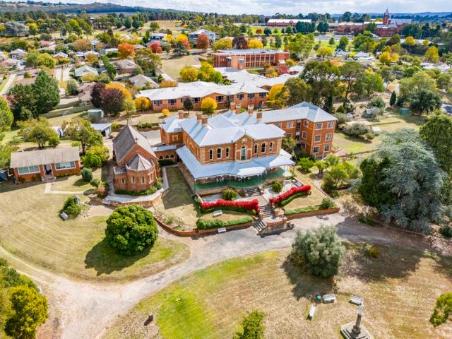Logan Brae, Bathurst