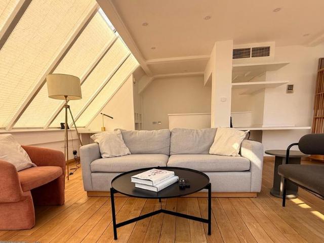 Logan Place, London W8 2 bed penthouse to rent £4,400 pcm £1,015 pw
