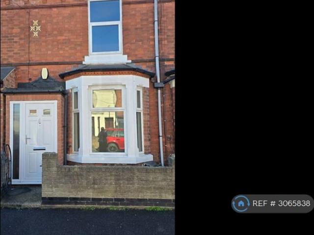 Logan St, Nottingham, NG6 3 bed terraced house to rent £895 pcm £207 pw