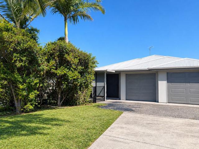 Loganlea, 2/9D Spruce Street