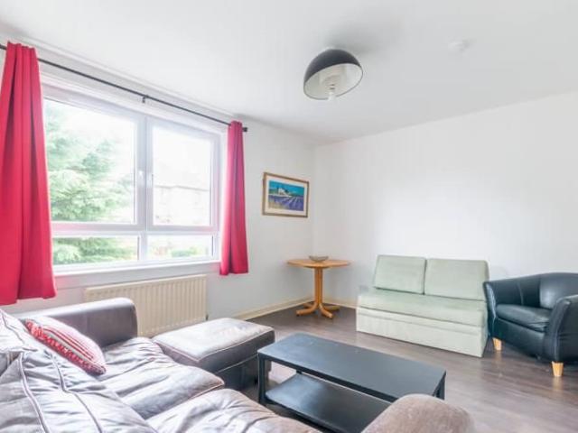 Loganlea Road, Edinburgh EH7, 2 bed flat to rent, £1,150 pcm | PrimeLocation