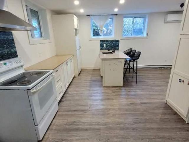 Logement 4 1/2 spacieux et rénové à Vaudreuil Dorion avec stationnement