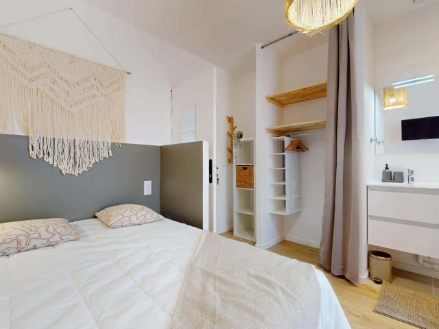 logement 5 COMMANDANT MARCHAND MONTCHAT