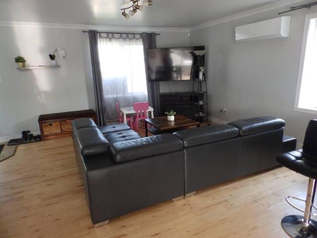 Logement 5 1/2 duplex