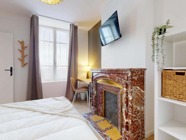 logement 2 COMMANDANT MARCHAND MONTCHAT