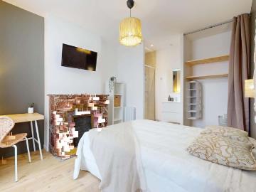 logement 2 COMMANDANT MARCHAND MONTCHAT