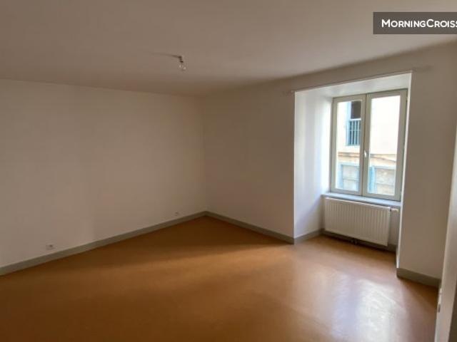 Logement vide avec 2 chambres