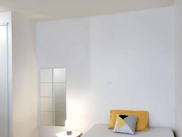Logement à Paris, Location meublée Studio T1 Le Marais PA 4496
