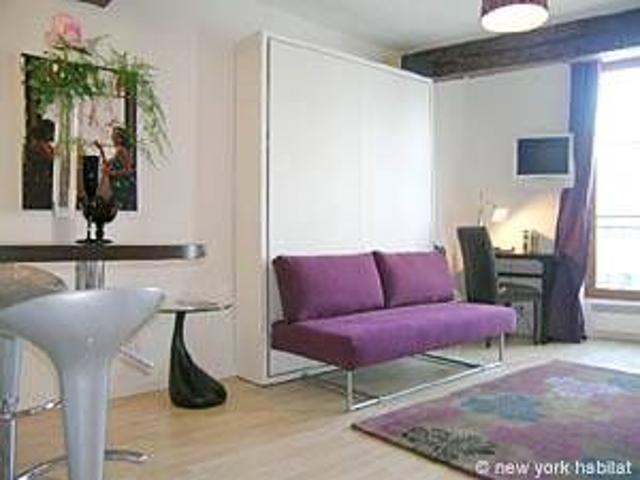Logement à Paris, Location meublée Studio T1 Place des Vosges, Le Marais Notre Dame Hôtel de Ville PA 4258