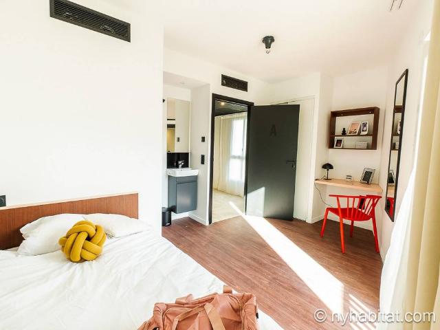 Logement à Paris, Location meublée T3 Banlieues PA 4974