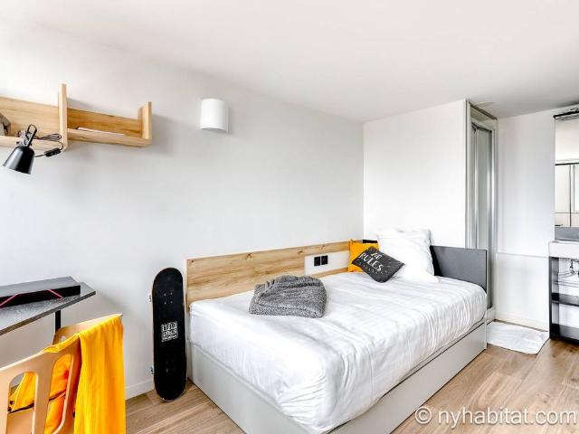 Logement à Paris, Location meublée T5 Banlieues PA 4963