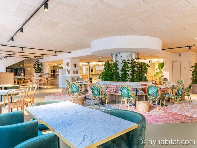 Logement à Paris, Location meublée T5 Banlieues PA 4970