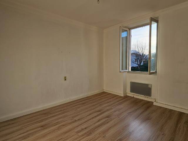 LOGEMENT AVEC JARDIN DE 190 M² AUX CITES GILETS