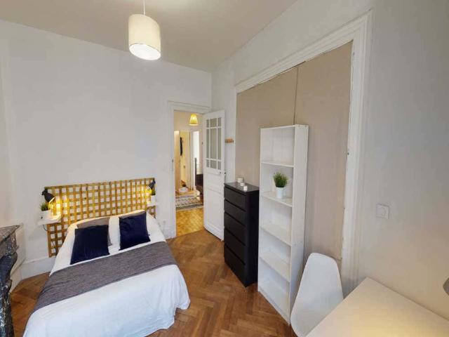 logement dans le Rue Brueys