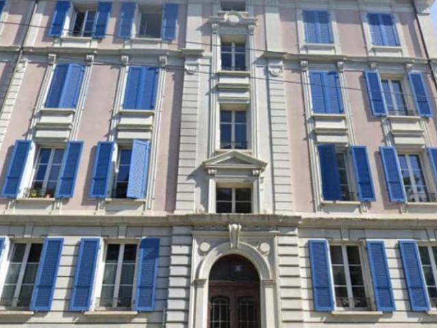 Logement en plein centre ville !