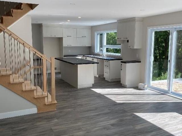 Logement grand 51/2 2800'c