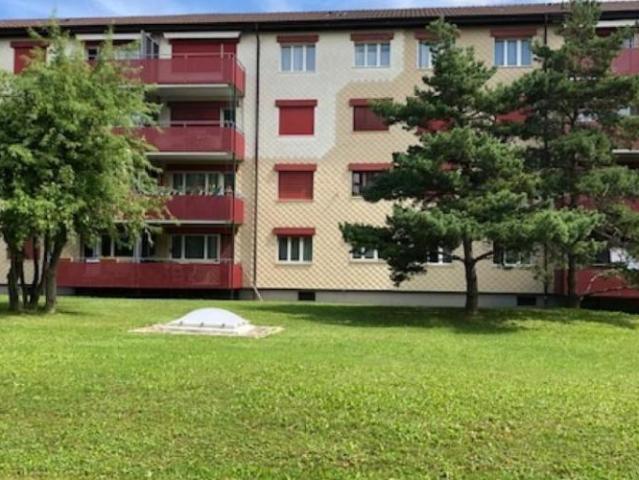 LOGEMENT LUMINEUX DANS UN JOLI CADRE VERDOYANT