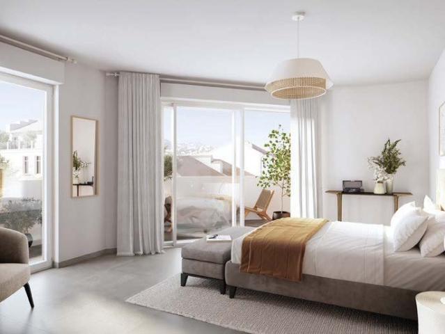Logement lumineux en plein cœur de Nice avec balcon incurvé. 61m² Nice