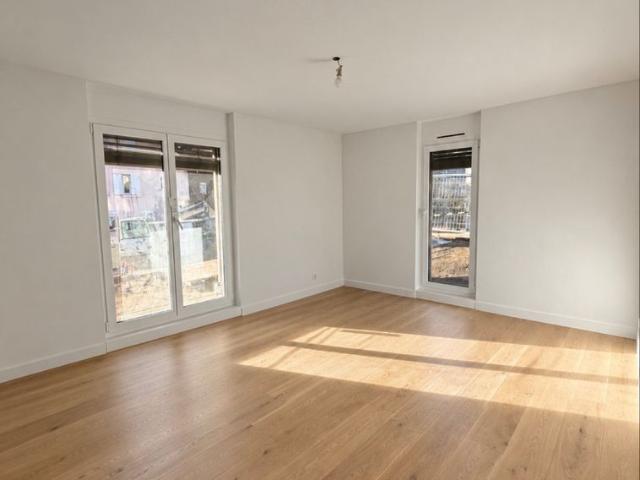 Logement neuf de 3.5 pièces au rez à louer