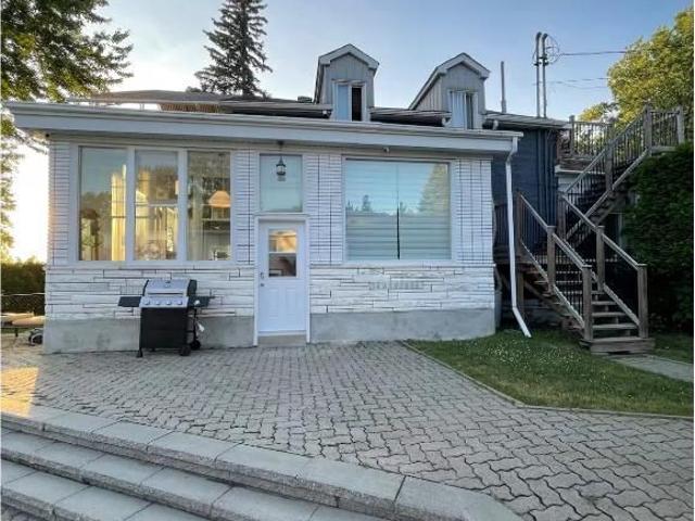 Logement paisible vue sur l’eau à Laval Ouest