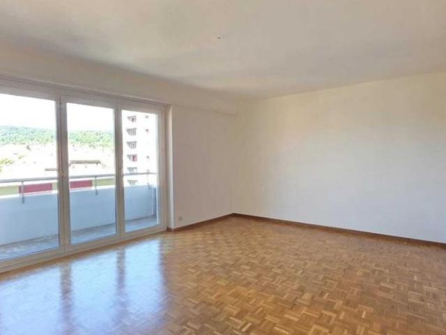LOGEMENT RENOVE AVEC BALCON