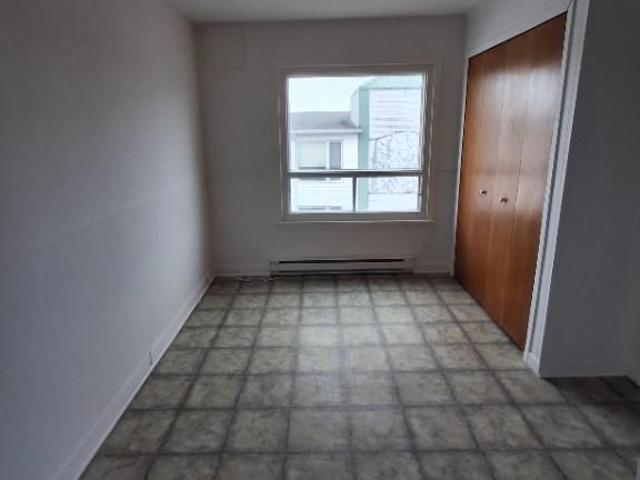 Logements 4 1/2 3e étage libre immédiatement