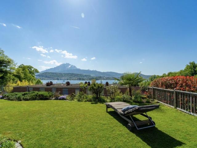 Logenplatz über dem Vierwaldstättersee, elegantes Reihenhaus Juwel in Luzern