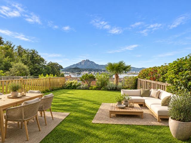 Logenplatz über dem Vierwaldstättersee, elegantes Reihenhaus Juwel in Luzern