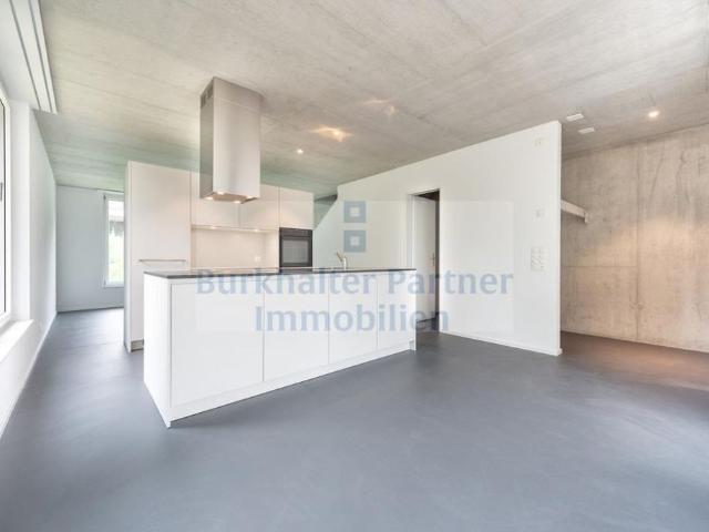 Loggia mit privater Rasenfläche