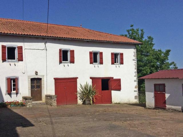 Lohitzun Oyhercq Ferme & Dependances 170m² Lohitzun Oyhercq