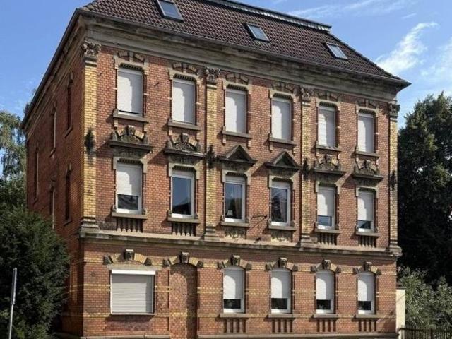 Lohnendes Sanierungsprojekt mit 3 Etagenwohnungen