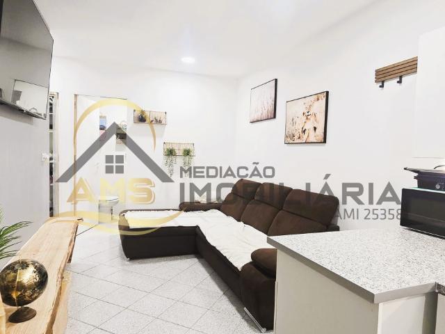 LOJA COMERCIAL/APARTAMENTO T1+1