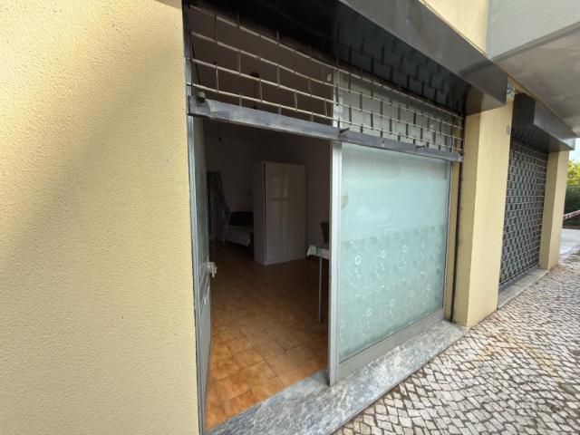 Loja transformada em T0 apenas para rapaz
