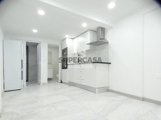 Loja transformada em Apartamento T2 em Vale Milhaços