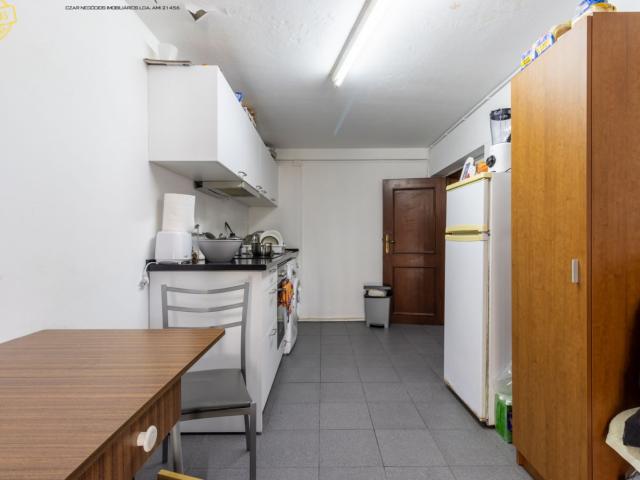 loja transformado em apartamento, em Sao Martinho do Bispo