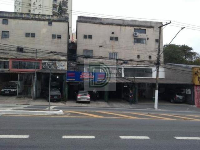 LOJAS COMERCIAS NO BUTANTÃ EM AVENIDA MOVIMENTADA
