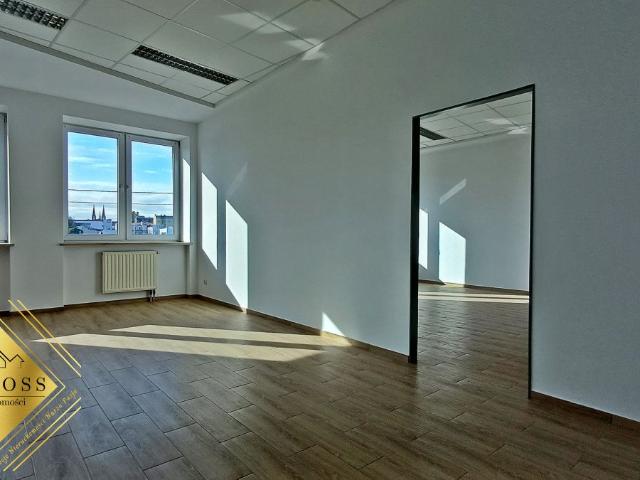 Lokal 61 m² w biurowcu z klimatyzacją i windą polecam!