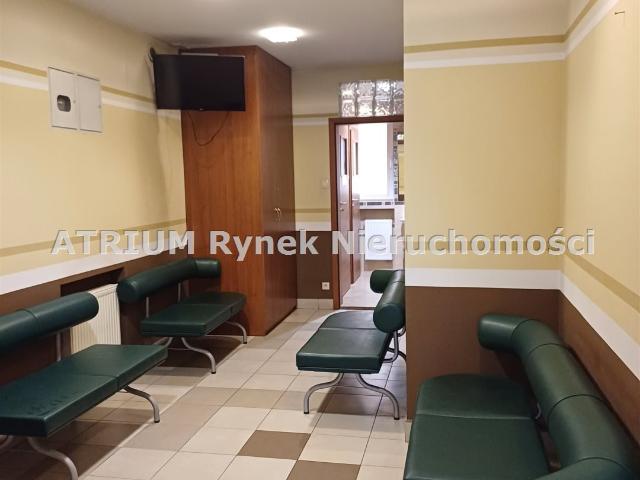Lokal 70 m2 na wynajem, widoczny z ulicy, gotowy do użycia