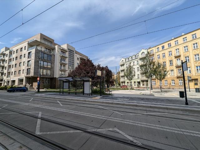 Lokal 30 m² z witrynami w centrum Łodzi polecam