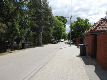 Lokal użytkowy 400 m2 z dużymi oknami i parkingiem