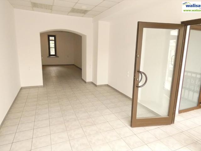 Lokal 42 m² w centrum Piotrkowa z witryną polecam!