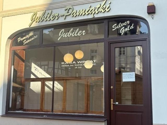 Lokal użytkowy 46,52 m² w centrum Lubania, wejście z chodnika
