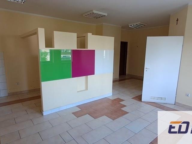 Lokal użytkowy 46 m2 przy głównej ulicy Puław z reklama