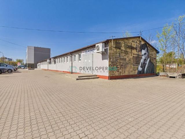 Sprzedam przestronny lokal użytkowy 474 m² z magazynem i biurem